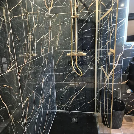 Le Balneo Apartmán Nîmes